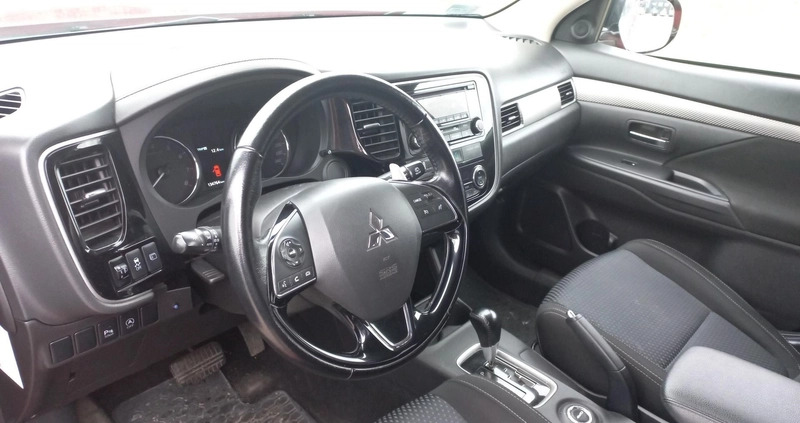 Mitsubishi Outlander cena 67900 przebieg: 143772, rok produkcji 2016 z Dobra małe 379